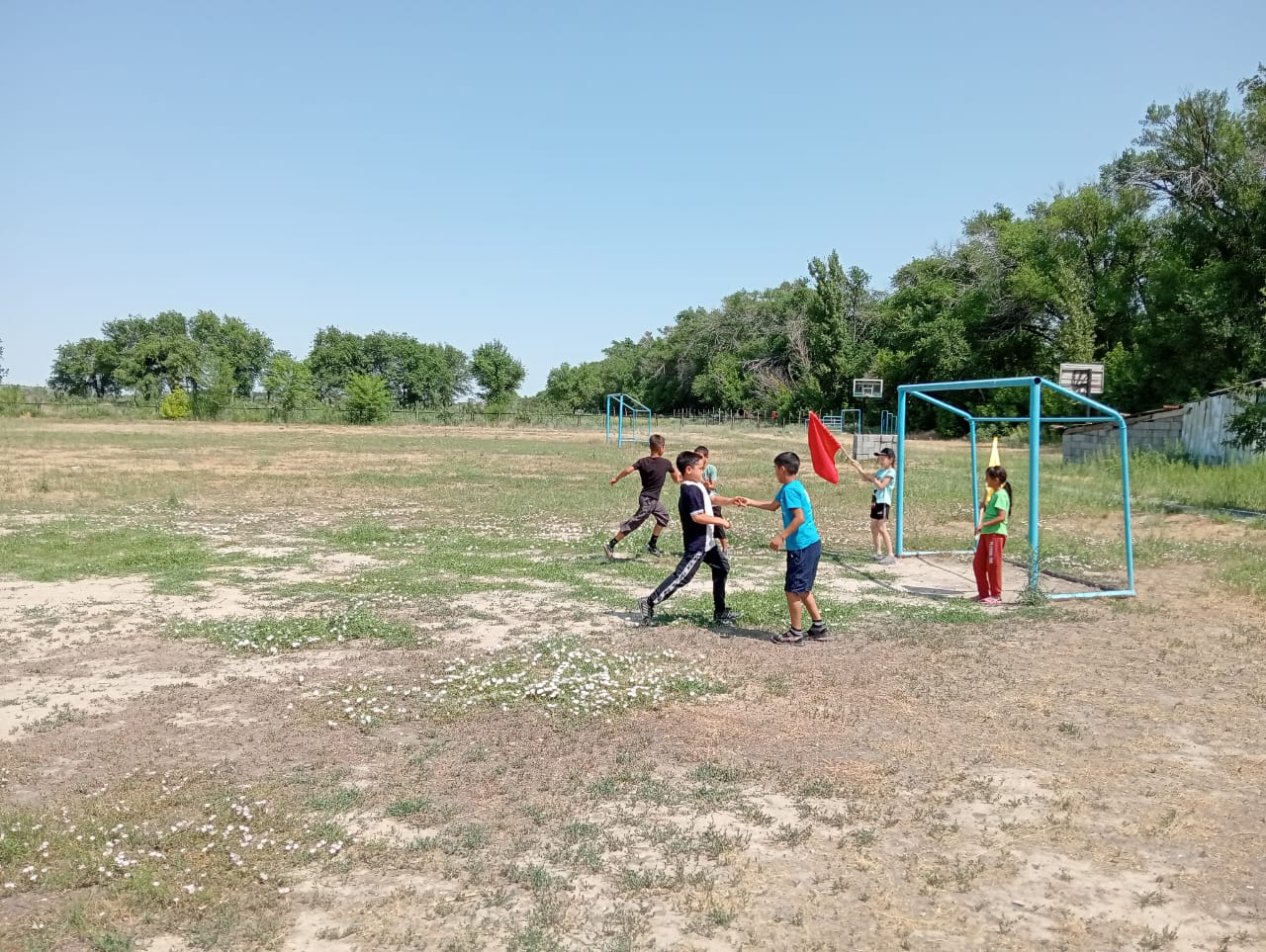 «Спорт денсаулық кепілі»   «Эстафеталық » ойыны.