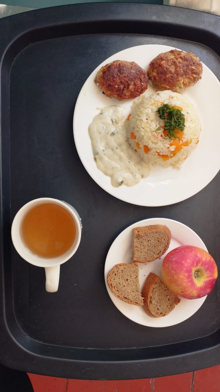 Тегін ыстық тамақпен қамтылған оқушылардың тамақтануы