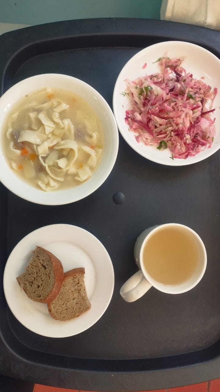 Тегін ыстық тамақпен қамтылған оқушылардың тамақтануы