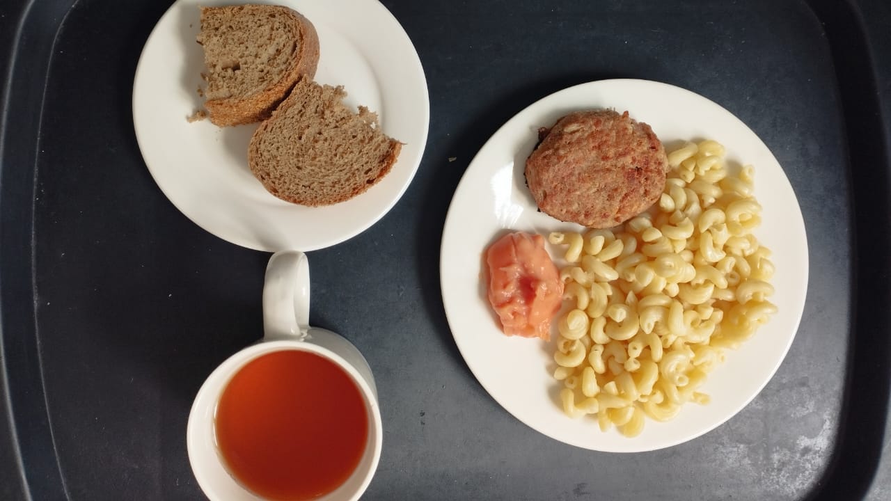 Тегін ыстық тамақпен қамтылған оқушылардың тамақтануы