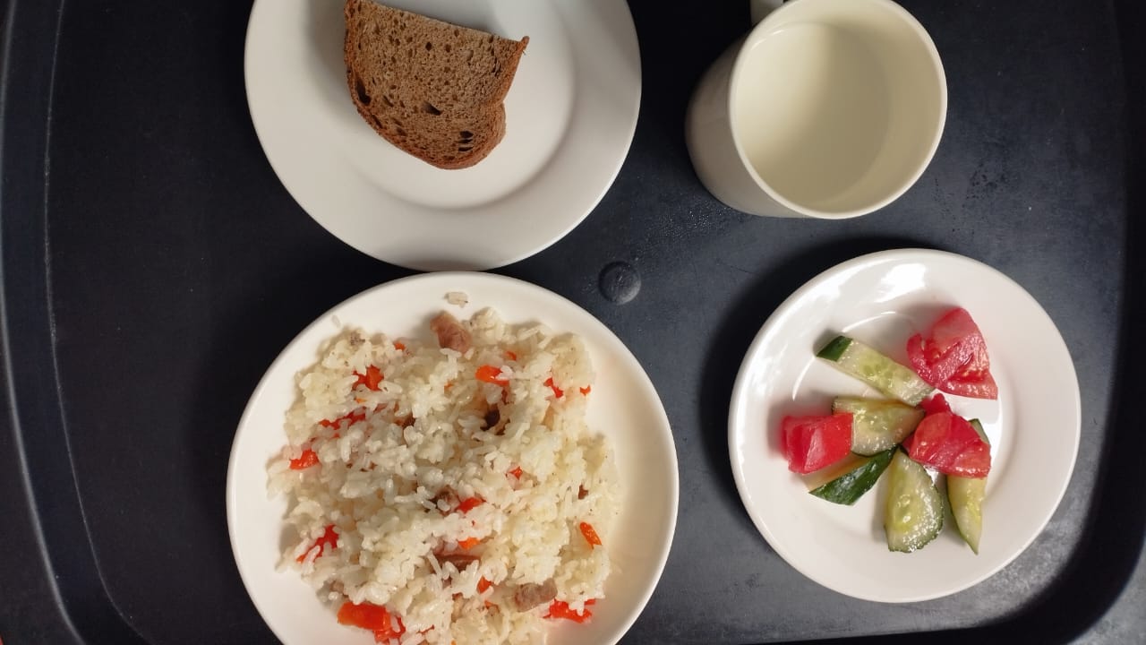 Тегін ыстық тамақпен қамтылған оқушылардың тамақтануы