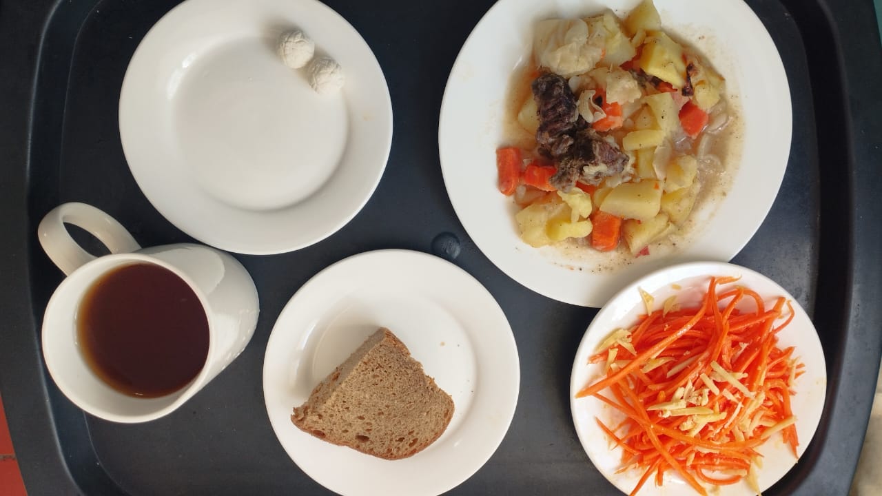 Тегін ыстық тамақпен қамтылған оқушылардың тамақтануы