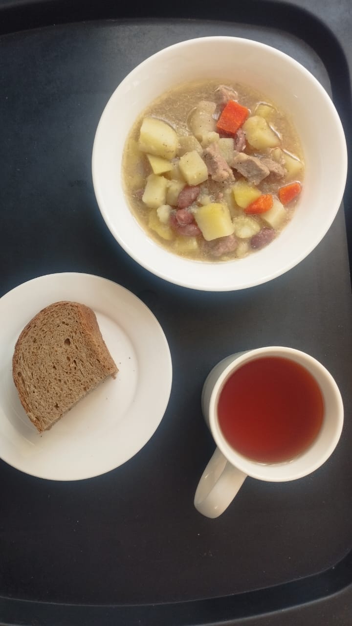 Тегін ыстық тамақпен қамтылған оқушылардың тамақтануы